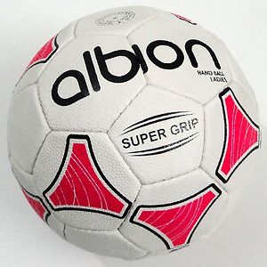 Käsipallot omalla logolla